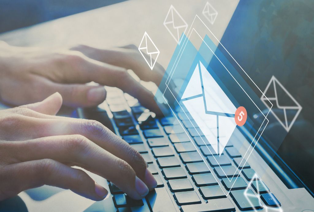 Tastatur mit E-Mail Icons
